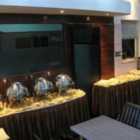 Mervit Hotel Padang Kültér fotó