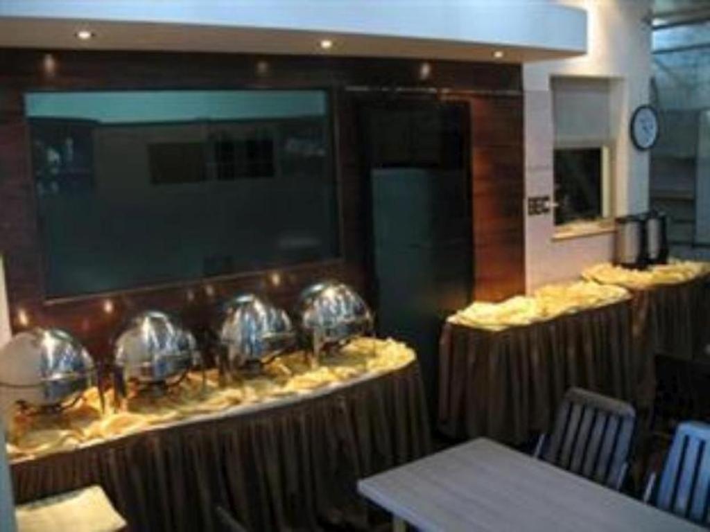 Mervit Hotel Padang Kültér fotó